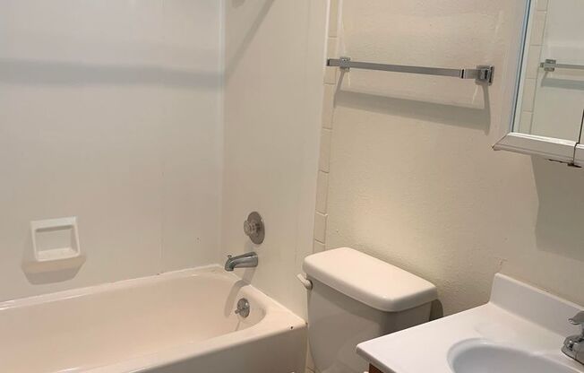 Studio, 1 bath, $625, Unit 1502-07
