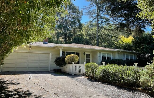 Charming single level home in Orinda-Available for move in 1-7-25