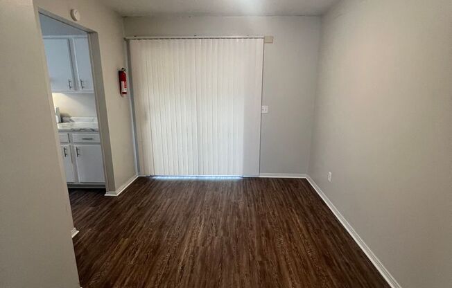 2 beds, 1.5 baths, 1,080 sqft, $875, Unit 11