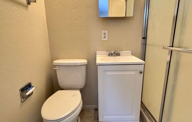 Studio, 1 bath, 495 sqft, $650, Unit Unit 26