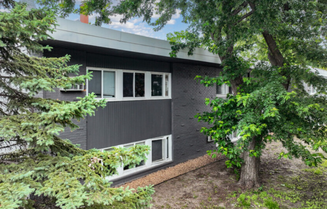 2205 Bryant Ave