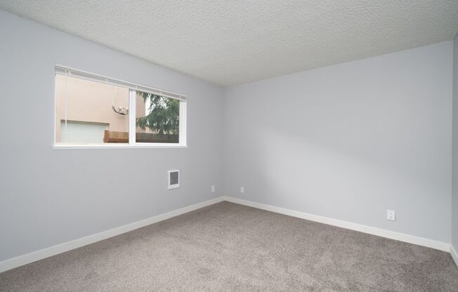 2 beds, 1 bath, 732 sqft, $1,595, Unit 26