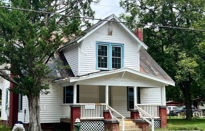 Spacious 4 Bedroom House in Wilson *MOVE IN SPECIAL- 1st MONTH RENT- $1,000.00*