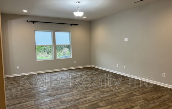 8637 RIV RDG DR
