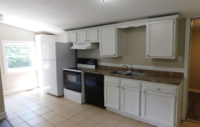 3 beds, 2 baths, $1,195