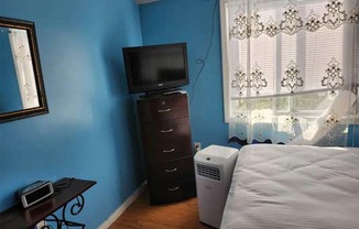 2 beds, 1 bath, 800 sqft, $2,800