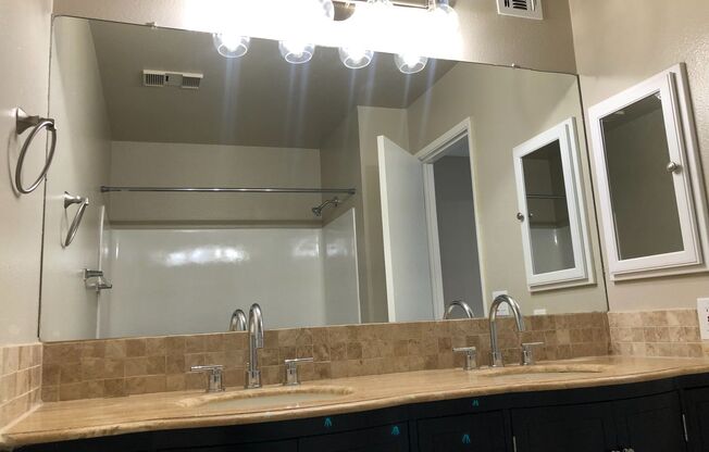 1 bed, 1 bath, $1,350, Unit # 259