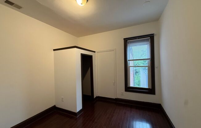 6 beds, 2 baths, 1,600 sqft, $2,000, Unit Unit 3