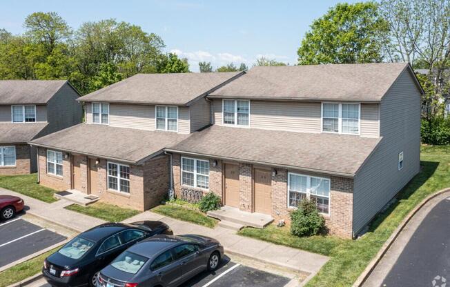 1100 HORSEMAN'S LN