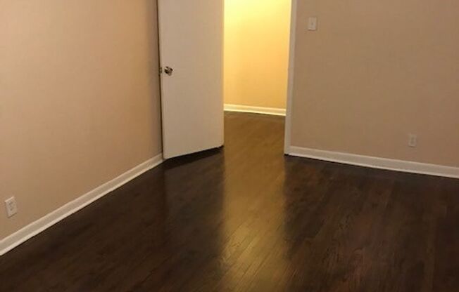 122-124 S California Ave/2806-12 W Wilcox St.