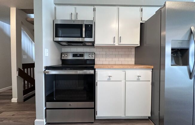 3 beds, 1.5 baths, 1,348 sqft, $1,795, Unit Unit A