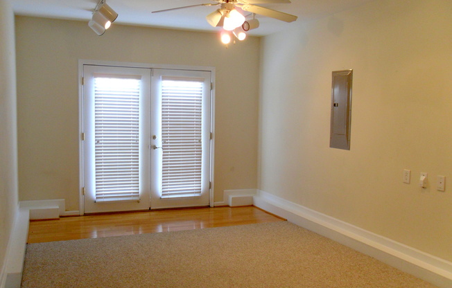 Beautiful 4bd/2.5bth home with an open layout!