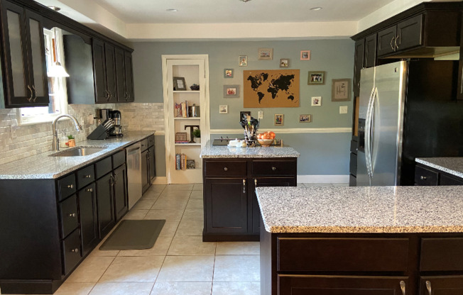 1219 GREENWAY CT