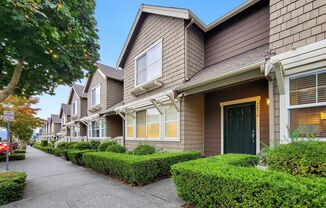 Beautifully updated 2-Story in Issaquah Highland.