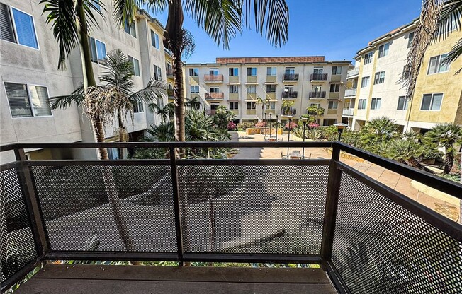13200 Pacific Promenade