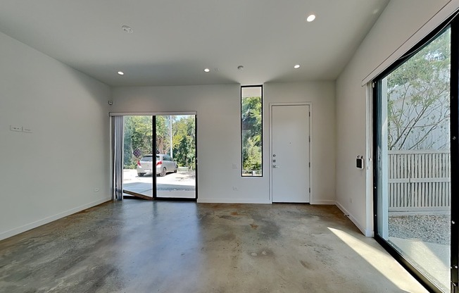904 BLACKLAND CT