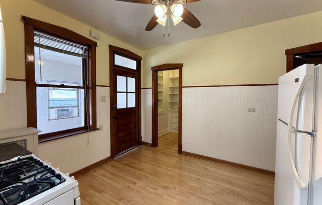 Gorgeous 2 Bed + Den / 1 Bath Jefferson Park Unit Available NOW! Water, Sewer, & Trash INCLUDED In Rent!