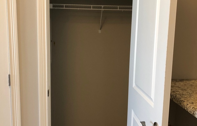 1 bed, 1 bath, 848 sqft, $775, Unit 22