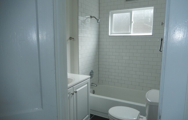 3 beds, 2 baths, $2,595
