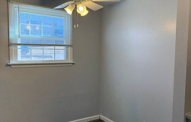 2 beds, 1 bath, 850 sqft, $1,550, Unit 119HS