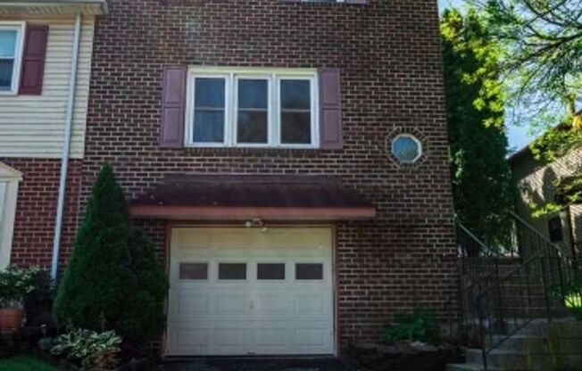 3 beds, 1.5 baths, $2,150