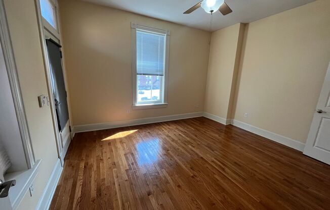 4188LC Manchester Ave