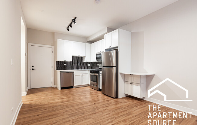 656 W WRIGHTWOOD AVE