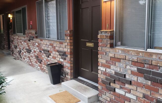 Charming Updated 2 bed/1 bath Condo on Ground Floor in Desirable Irvington District