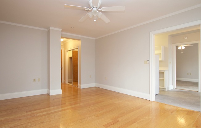 1 bed, 2 baths, 692 sqft, $2,150, Unit 1011