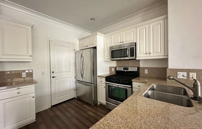 2-bedroom 1.5-bathroom Condo in Stonegate East