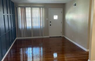 3 beds, 1 bath, $1,100