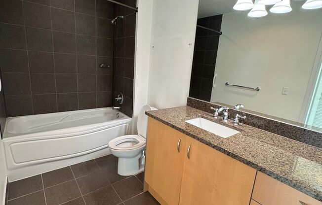 2 beds, 2 baths, $4,300, Unit #3212
