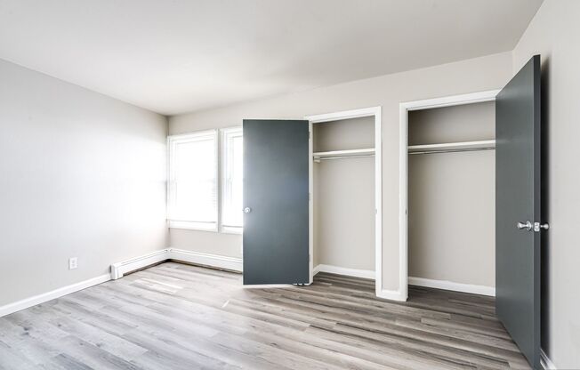 2 beds, 1 bath, 850 sqft, $1,099, Unit 279-107