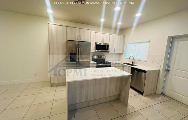 Modern and spacious newer-build townhome in Lake Worth   $1,995 sec dep special