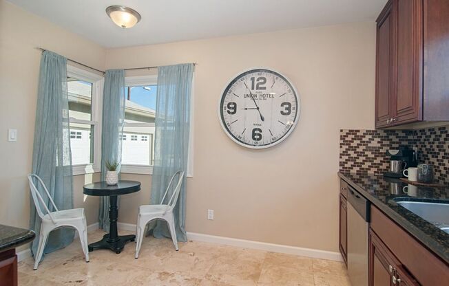 Allied Gardens - Beautifully Updated Home with Central A/C, and Bonus Room/Office