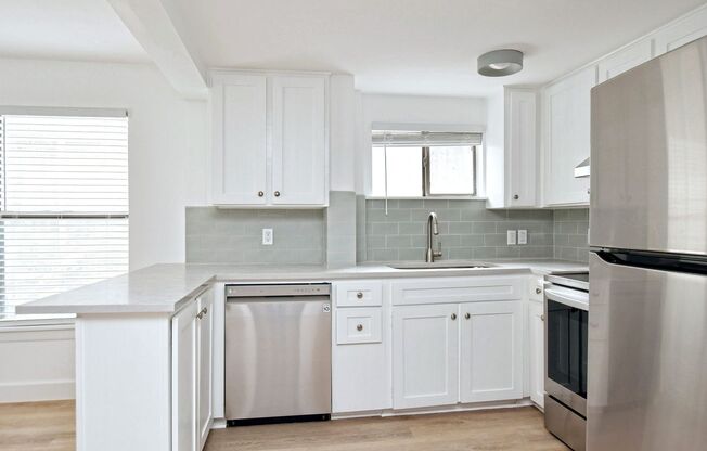 3105 Glen Ora Street