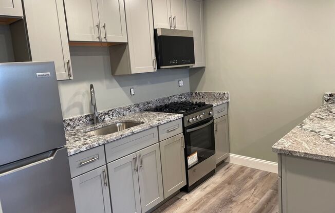 2 beds, 1 bath, 723 sqft, $2,750, Unit 101