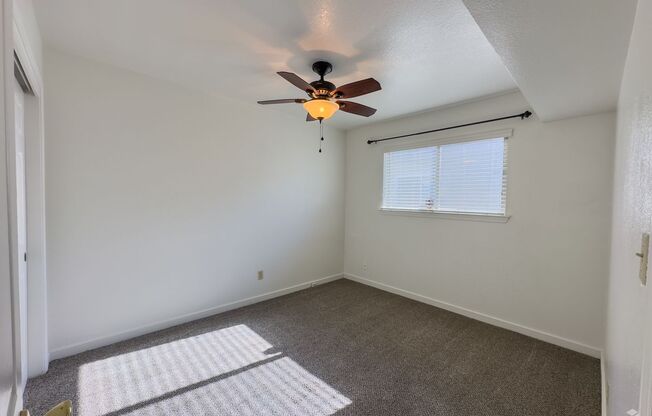 2 beds, 1 bath, $1,500, Unit # 27