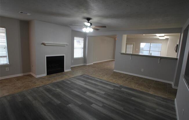 21023 RIVERSIDE RDG LN