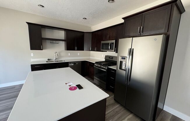 3 beds, 2.5 baths, $1,695, Unit # #C