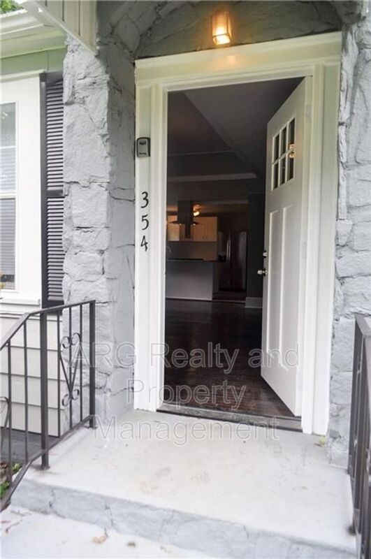 354 HAMILTON E HOLMES DR