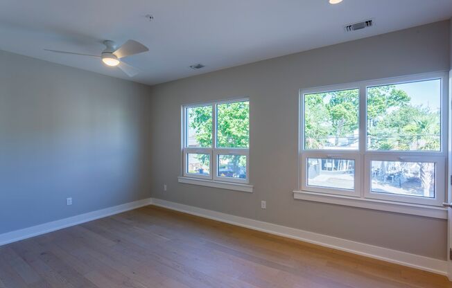 2 beds, 2 baths, 949 sqft, $2,600, Unit #301