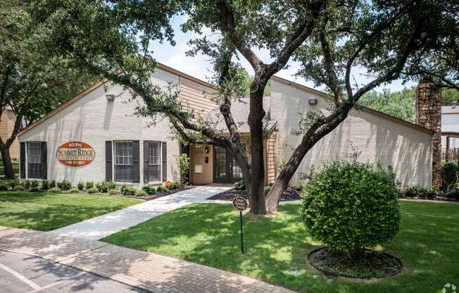 Front Office Exterior at Summit Ridge Apartments, Temple, Texas