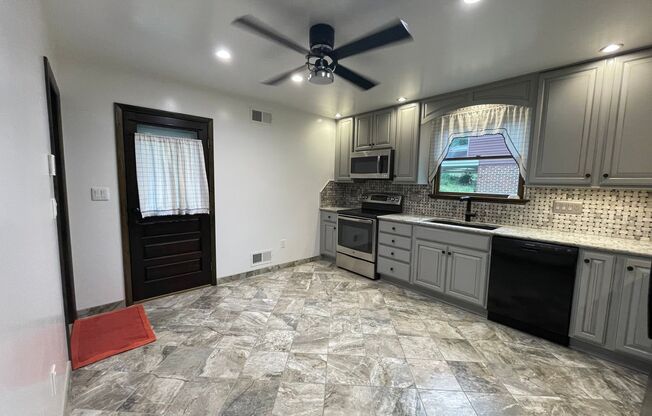 Nicely Renovated 2 Bedroom/2  Bath in Bon Air!