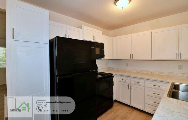 1725 Logan St - Remodeled Home In Downtown Redding