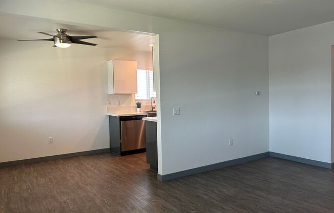 2 beds, 1 bath, 920 sqft, $2,910, Unit A072