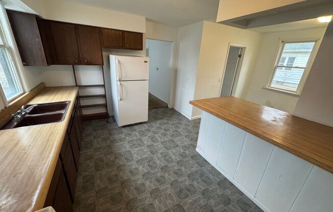 2 beds, 1 bath, $725