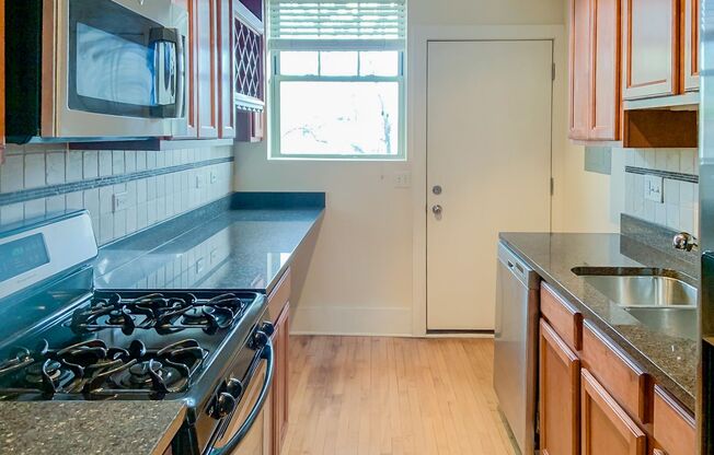 1 bed, 1 bath, 553 sqft, $2,175, Unit 3453-3