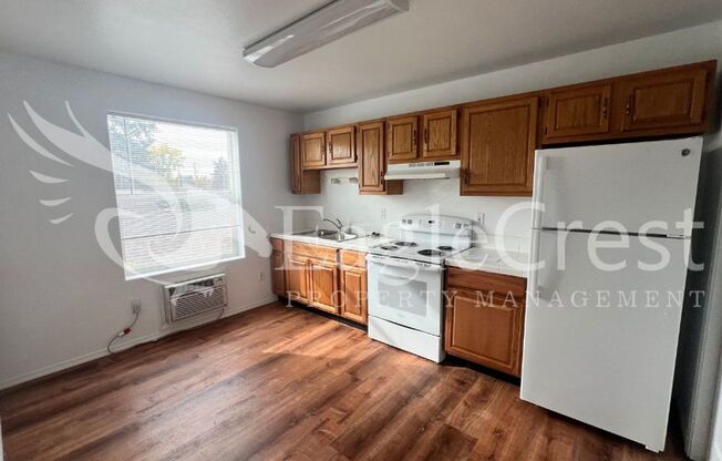 2 beds, 1 bath, 700 sqft, $950, Unit Unit 204