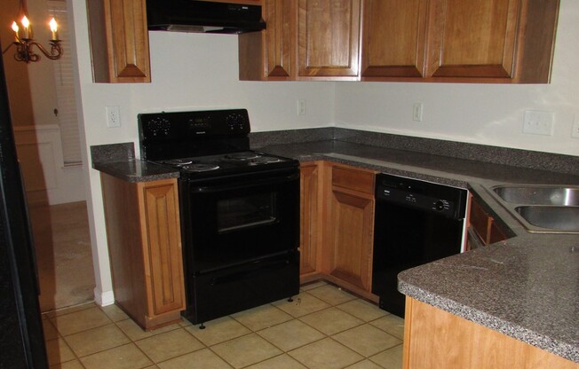 Large Home With Double Car Garage in Catawba Hills